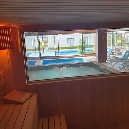 A Dreamy Luxury One-bedroom With Special Views Of The Forest, Sea And Sunset Lägenhet *